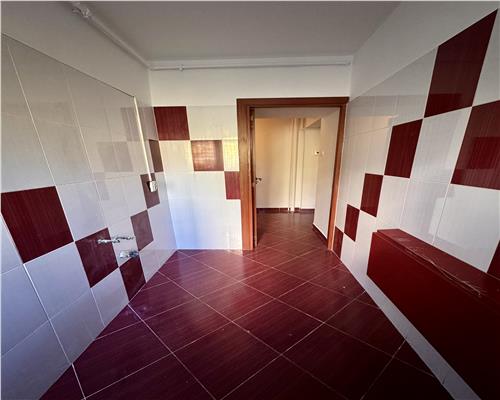 Vanzre apartament 3 camere, confort 2, in Ploiesti, zona Baraolt