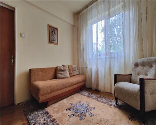 Apartament spatios, 4 camere, parcare si boxa, ultracentral, Ploiesti