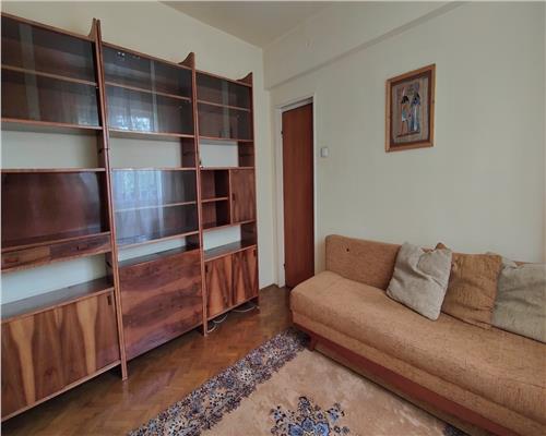 Apartament spatios, 4 camere, parcare si boxa, ultracentral, Ploiesti