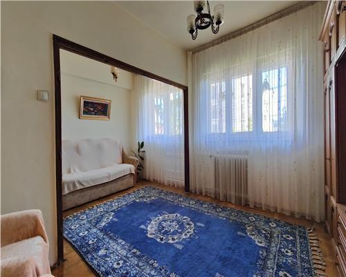 Apartament spatios, 4 camere, parcare si boxa, ultracentral, Ploiesti