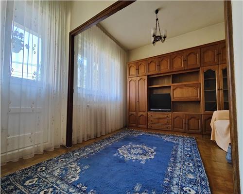 Apartament spatios, 4 camere, parcare si boxa, ultracentral, Ploiesti