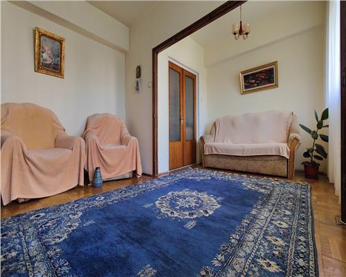 Apartament spatios, 4 camere, parcare si boxa, ultracentral, Ploiesti