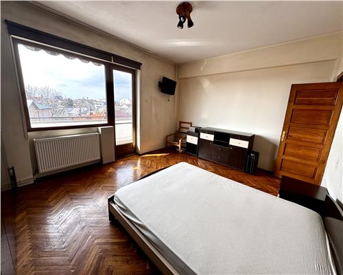 Vanzare apartament 4 camere,  garaj si boxa, in Ploiesti, zona centrala