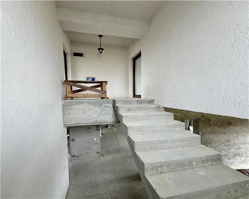 Casa noua 4 camere, teren 1438 mp, Baicoi, la 10 min fata de Ploiesti