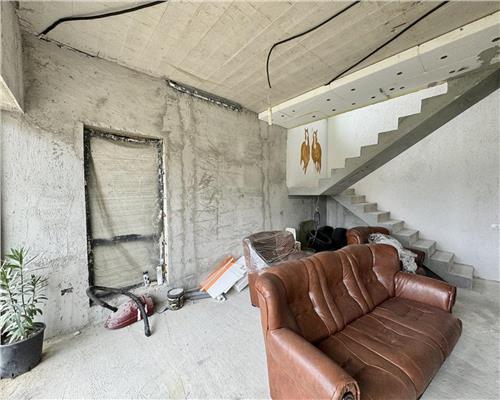 Casa noua 4 camere, teren 1438 mp, Baicoi, la 10 min fata de Ploiesti