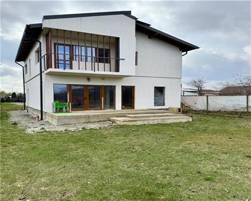 Casa noua 4 camere, teren 1438 mp, Baicoi, la 10 min fata de Ploiesti