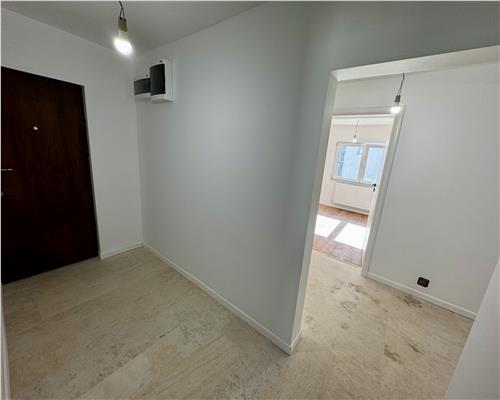 Vanzare apartament 3 camere, complet renovat, PLoiesti, Eroilor, Cioceanu