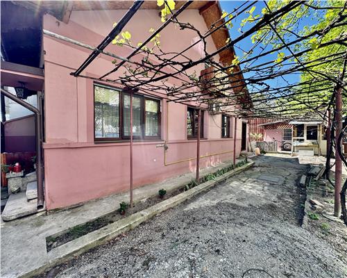 Casa cu teren 240 mp, pretabila comercial sau rezidential, Central Ploiesti