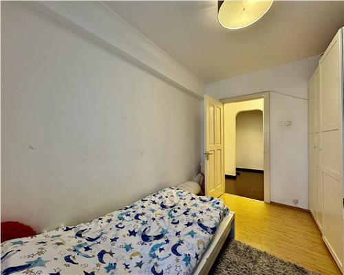 Apartament 3 camere, spatios, Marasesti stradal, Ploiesti.