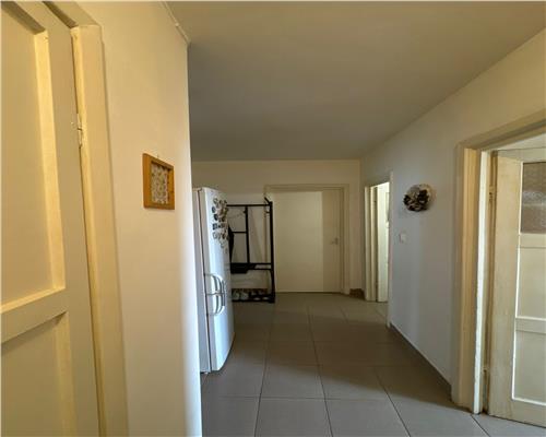 Apartament 3 camere, spatios, zona Republicii, Ploiesti