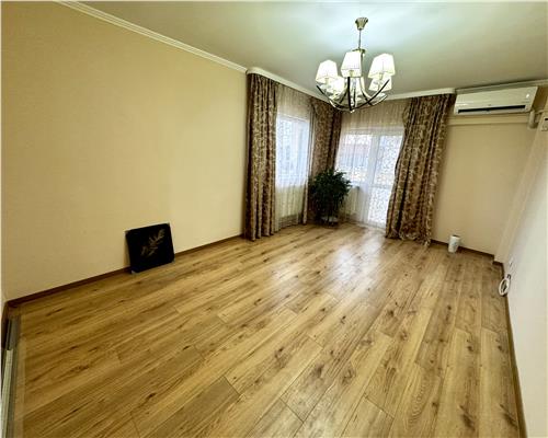 Vanzare apartament 3 camere, confort 1A decomandat, Ploiesti, ultracentral