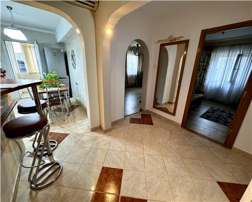 Vanzare apartament 3 camere, confort 1A decomandat, Ploiesti, ultracentral