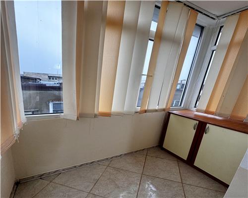 Vanzare apartament 3 camere, confort 1A decomandat, Ploiesti, ultracentral