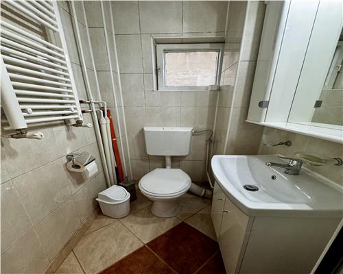 Vanzare apartament 3 camere, confort 1A decomandat, Ploiesti, ultracentral