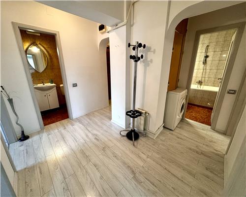 Vanzare apartament 3 camere, Ploiesti, zona Ion Maiorescu