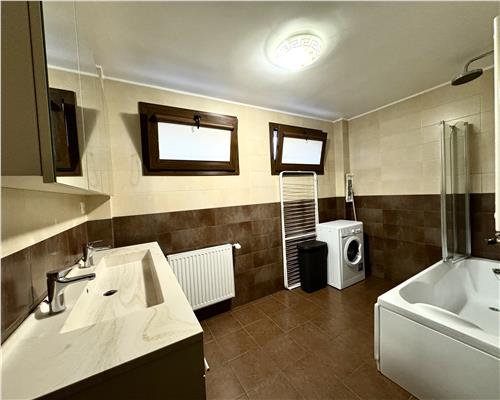 Apartament 3 camere, bloc nou, parcare, zona Republicii Caraiman, Ploiesti