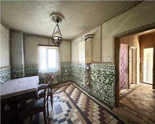 Casa solida, 3 camere si anexe, 1563 mp teren, Valea Calugareasca, langa Ploiesti