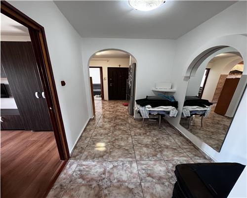 Vanzare apartament 3 camere, in Ploiesti, zona Cantacuzino/ Paltinis