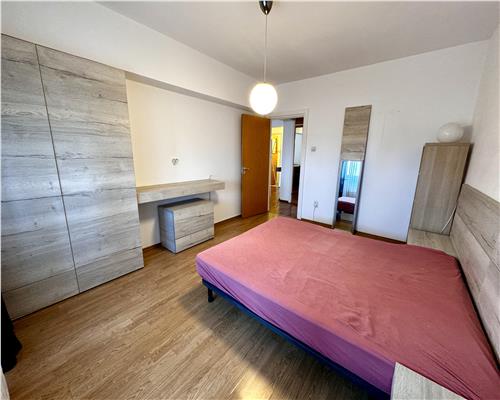 Vanzare apartament 3 camere, in Ploiesti, zona Ion Maiorescu,  bloc din 2000