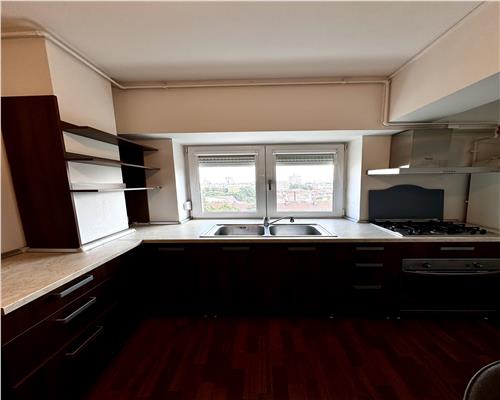 Vanzare apartament 3 camere, in Ploiesti, zona Ion Maiorescu,  bloc din 2000