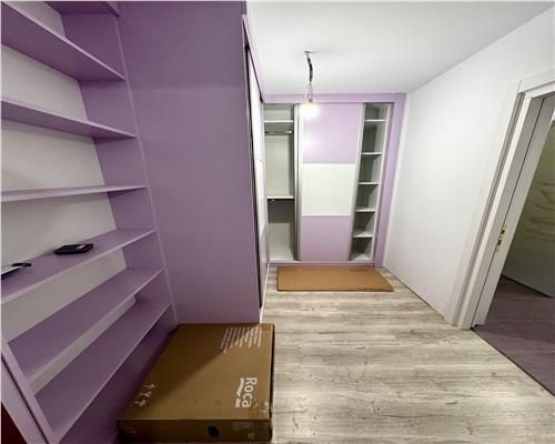 Vanzare apartament 4 camere, 4 bai, in Ploiesti, zona Albert