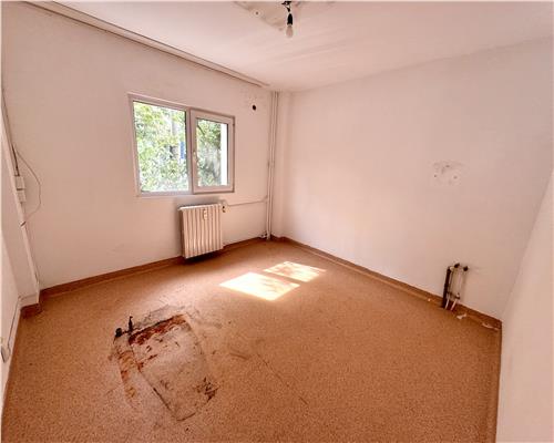 Inchiriere apartament 3 camere, pretabil pentru cabinete medicale, Ploiesti, Cantacuzino