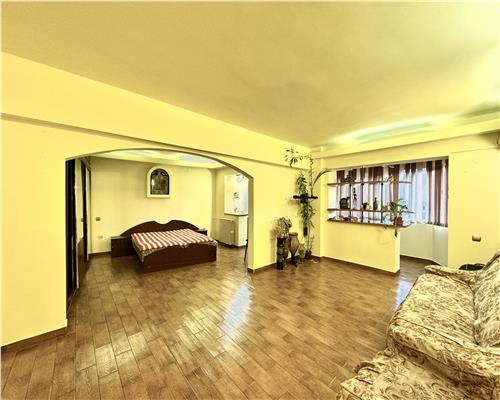 Apartament 3 camere, decomandat, ultracentral, Ploiesti