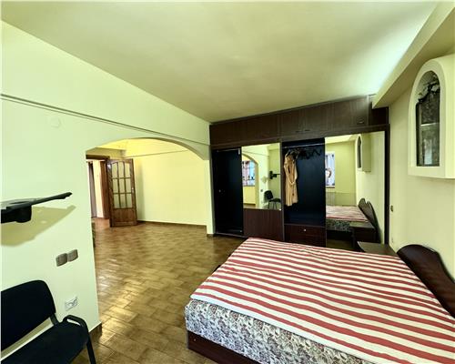 Apartament 3 camere, decomandat, ultracentral, Ploiesti