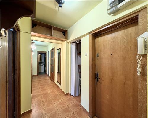 Apartament 3 camere, decomandat, ultracentral, Ploiesti