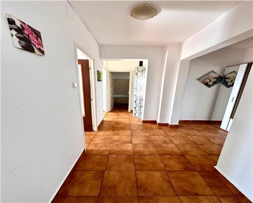 Vanzare apartament 2 camere, in Ploiesti, zona Marasesti