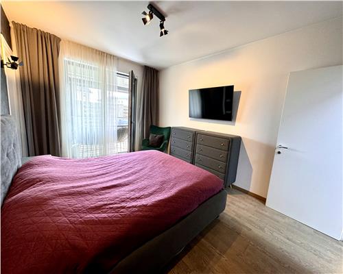 Vanzare apartament 3 camere, curte proprie, Ploiesti, zona Albert