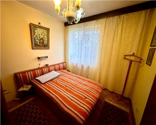 Vanzare apartament 4 camere, boxa si garaj propriu, in Ploiesti, zona Bd. Castanilor