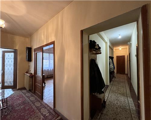 Apartament 3 camere, curte, boxa, ultracentral, Ploiesti