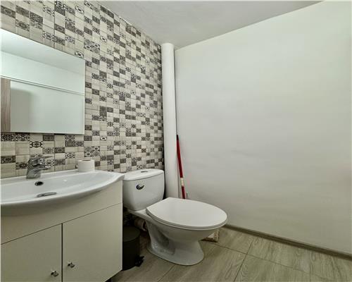 Apartament 3 camere, prima nchiriere, zona Democratiei Sud, Ploiesti.