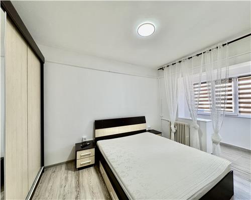 Apartament 3 camere, prima nchiriere, zona Democratiei Sud, Ploiesti.