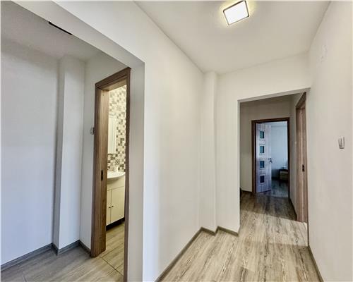 Apartament 3 camere, prima nchiriere, zona Democratiei Sud, Ploiesti.