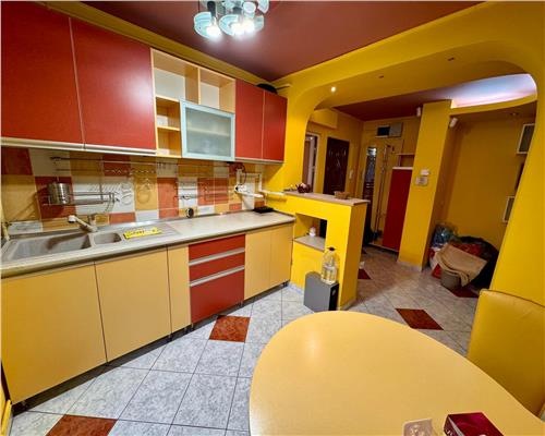 Vanzare apartament 2 camere, 2 balcoane, centrala proprie, Ploiesti, Cantacuzino.