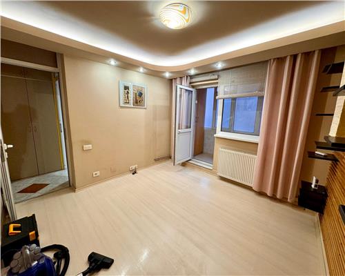 Vanzare apartament 2 camere, 2 balcoane, centrala proprie, Ploiesti, Cantacuzino.