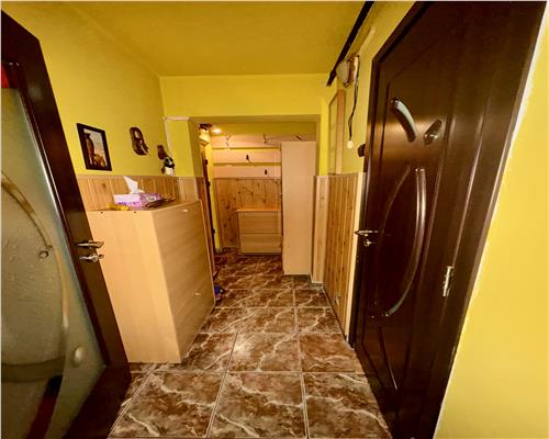 Vanzare apartament 3 camere, n Ploie?ti, zona Vest, Piata Aurora