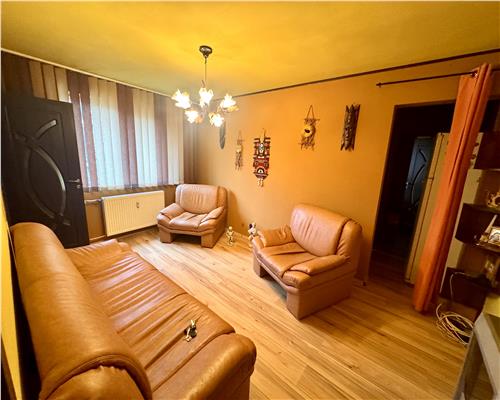 Vanzare apartament 3 camere, n Ploie?ti, zona Vest, Piata Aurora