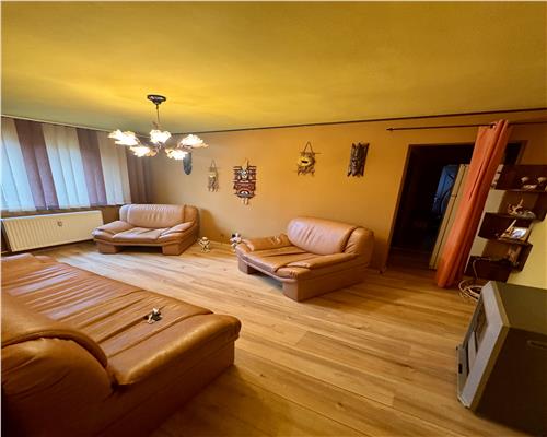 Vanzare apartament 3 camere, n Ploie?ti, zona Vest, Piata Aurora