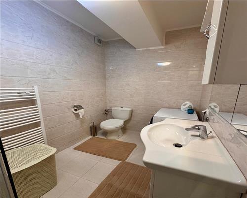 Inchiriere apartament 3 camere, 3 balcoane, in Ploiesti, zona Albert