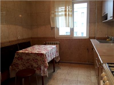 Inchiriere apartament 4 camere, decomandat, zona Nord, Ploiesti