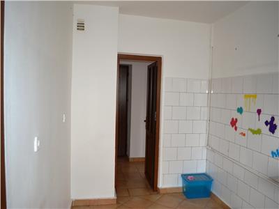 Inchiriere apartament 2 camere, decomandat, zona Gh. Doja, Ploiesti