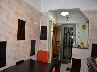 Inchiriere apartament 2 camere, renovat, zona Democratiei, Ploiesti