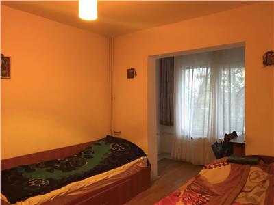 Vanzare apartament 3 camere, decomandat, Enachita Vacarescu, Ploiesti