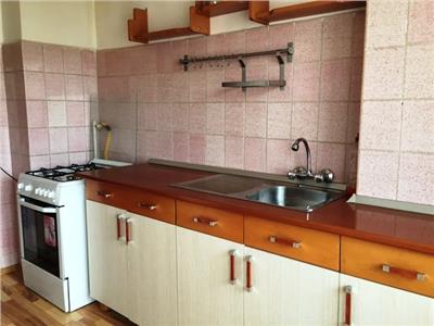 Inchiriere apartament 3 camere, decomandat, ultracentral, Ploiesti