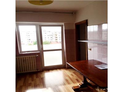 Inchiriere apartament 3 camere, decomandat, ultracentral, Ploiesti