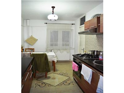 Inchiriere apartament 3 camere, decomandat, zona 9 mai, Ploiesti