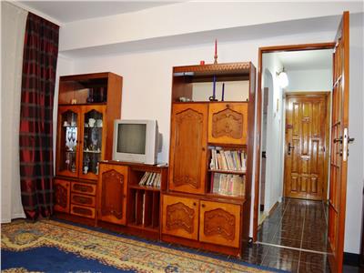 Inchiriere apartament 3 camere, decomandat, zona 9 mai, Ploiesti